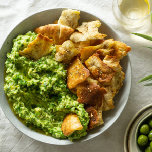 Avocado & Pea Smash W Pita Chips